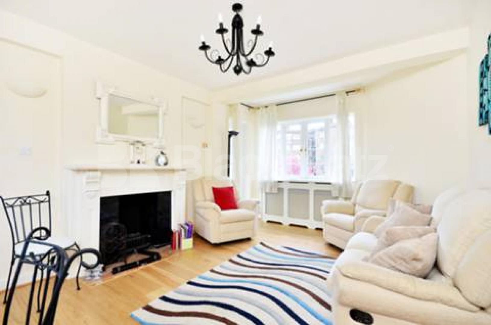 			UNDER OFFER , 2 Bedroom, 1 bath, 1 reception Flat			 Chiswick Village, Chiswick